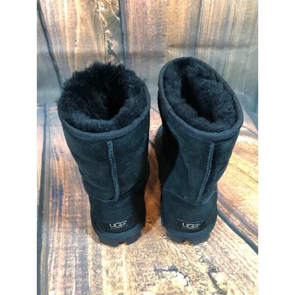 UGG #5835 Essential Shearling Black Sheepskin Boots Womens 7 / 38 (p5L - Picture 4 of 11